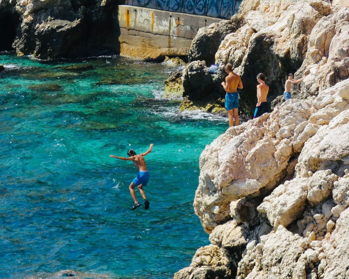 "Les petits plongeurs de la Corniche"